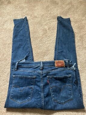 Levi's Blue Denim Jeans with Back Pocket Detail
